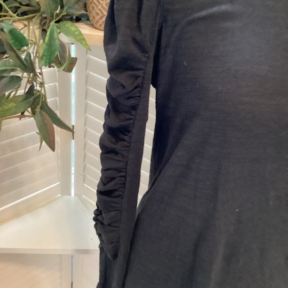 WE THE FREE SYNCHED SLEEVE BLACK LONG SLEEVE BLOUSE SIZE SMALL 1252 - Picture 4 of 9